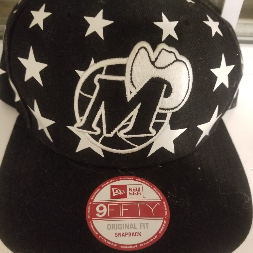 Snapback hat